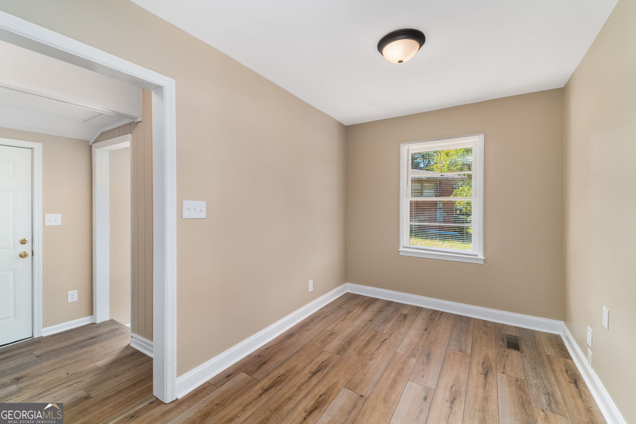 3 bedroom, 2 bathroom, 1,792 sq ft single family residence for sale at 2609 Tredway Drive, Macon, GA 31211 — photo 4