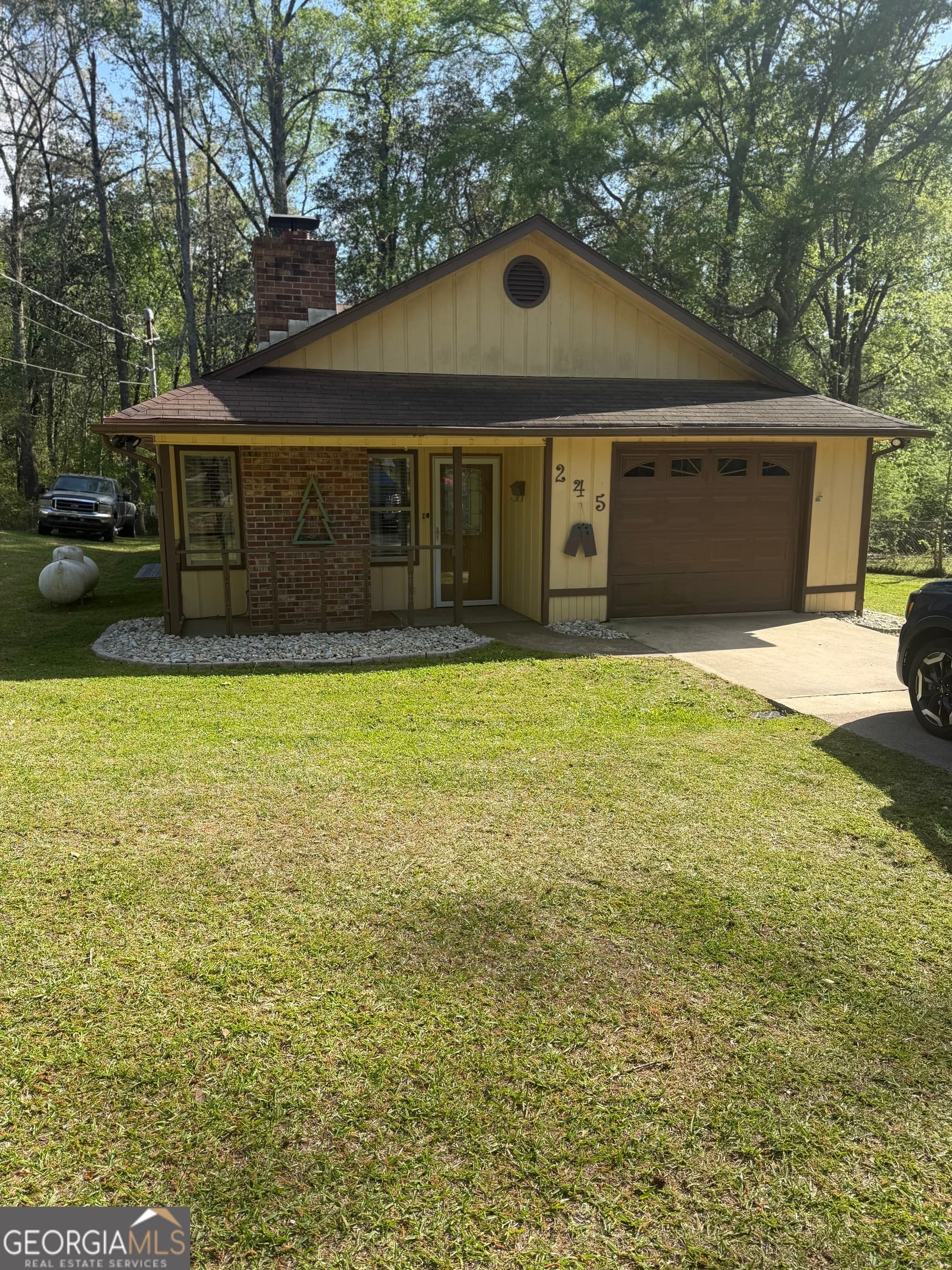 3 bedroom, 2 bathroom, 1,096 sq ft single family residence for sale at 245 Teaver Road, Lagrange, GA 30240 — photo 1 of 11
