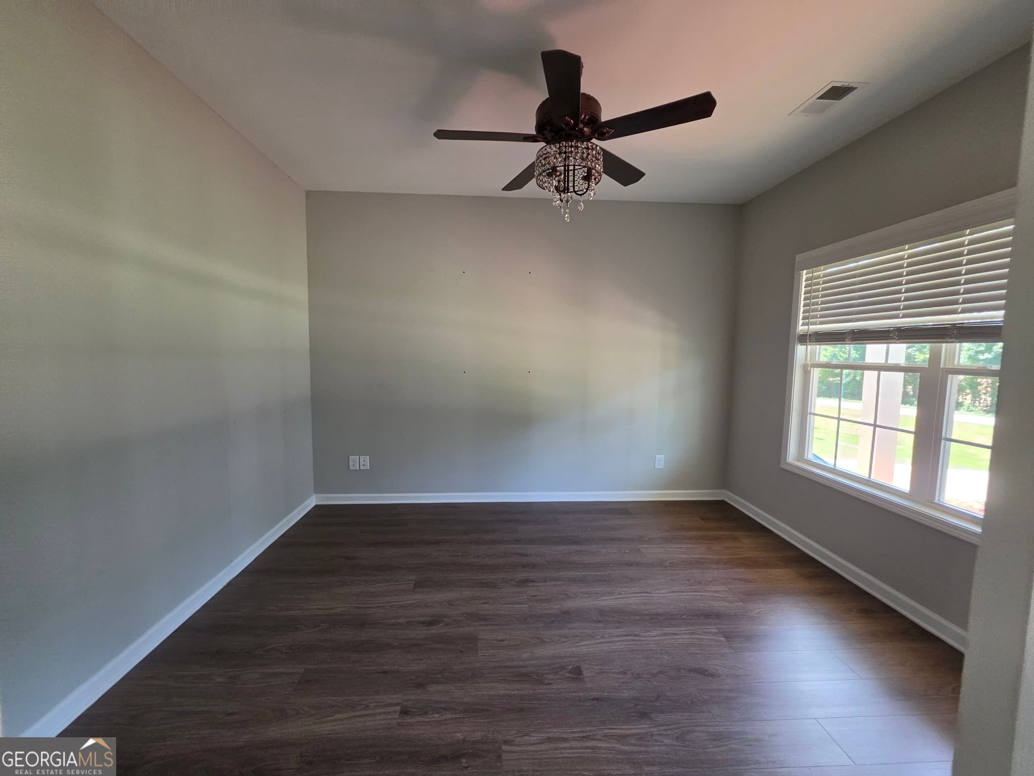6 bedroom, 3.5 bathroom, 3,183 sq ft single family residence for sale at 208 N Davis Road, Lagrange, GA 30241 — photo 9