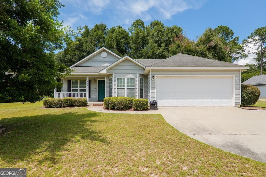 3 bedroom, 2 bathroom single family residence for sale at 212 Hilltop Circle, Valdosta, GA 31602 — photo 1 of 21
