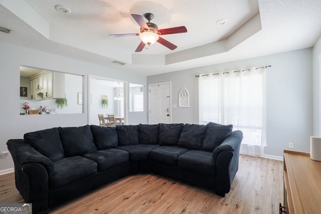 3 bedroom, 2 bathroom single family residence for sale at 212 Hilltop Circle, Valdosta, GA 31602 — photo 4