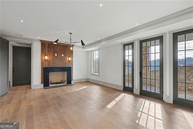 4 bedroom, 4.5 bathroom, 3,333 sq ft single family residence for sale at 90 Cove View Lane, Clarkesville, GA 30523 — photo 6