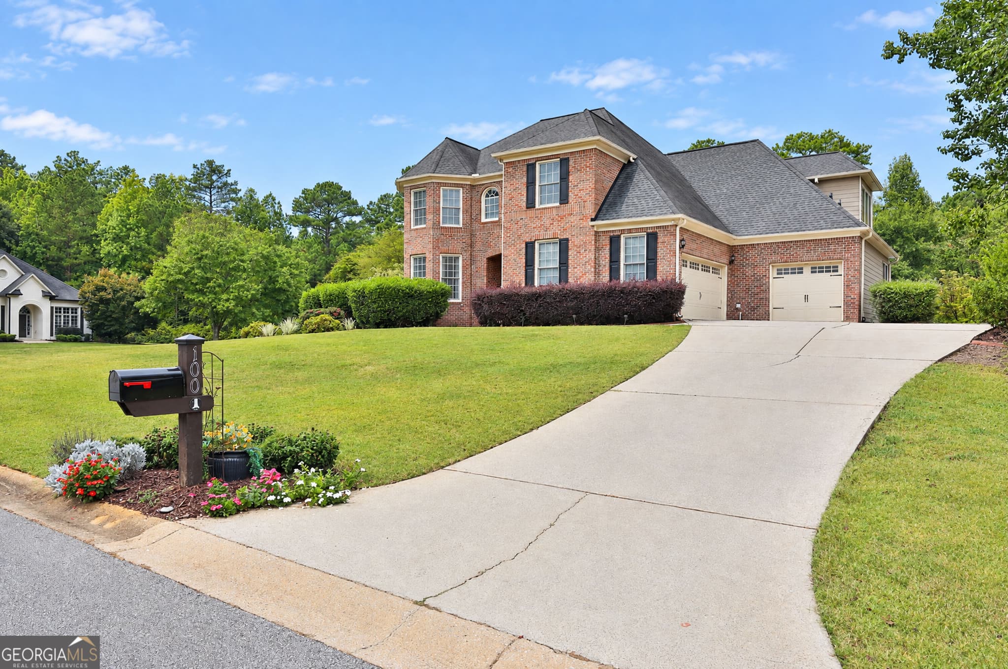 5 bedroom, 5 bathroom, 3,591 sq ft single family residence for sale at 100 Grouse Point, Fayetteville, GA 30215 — photo 2
