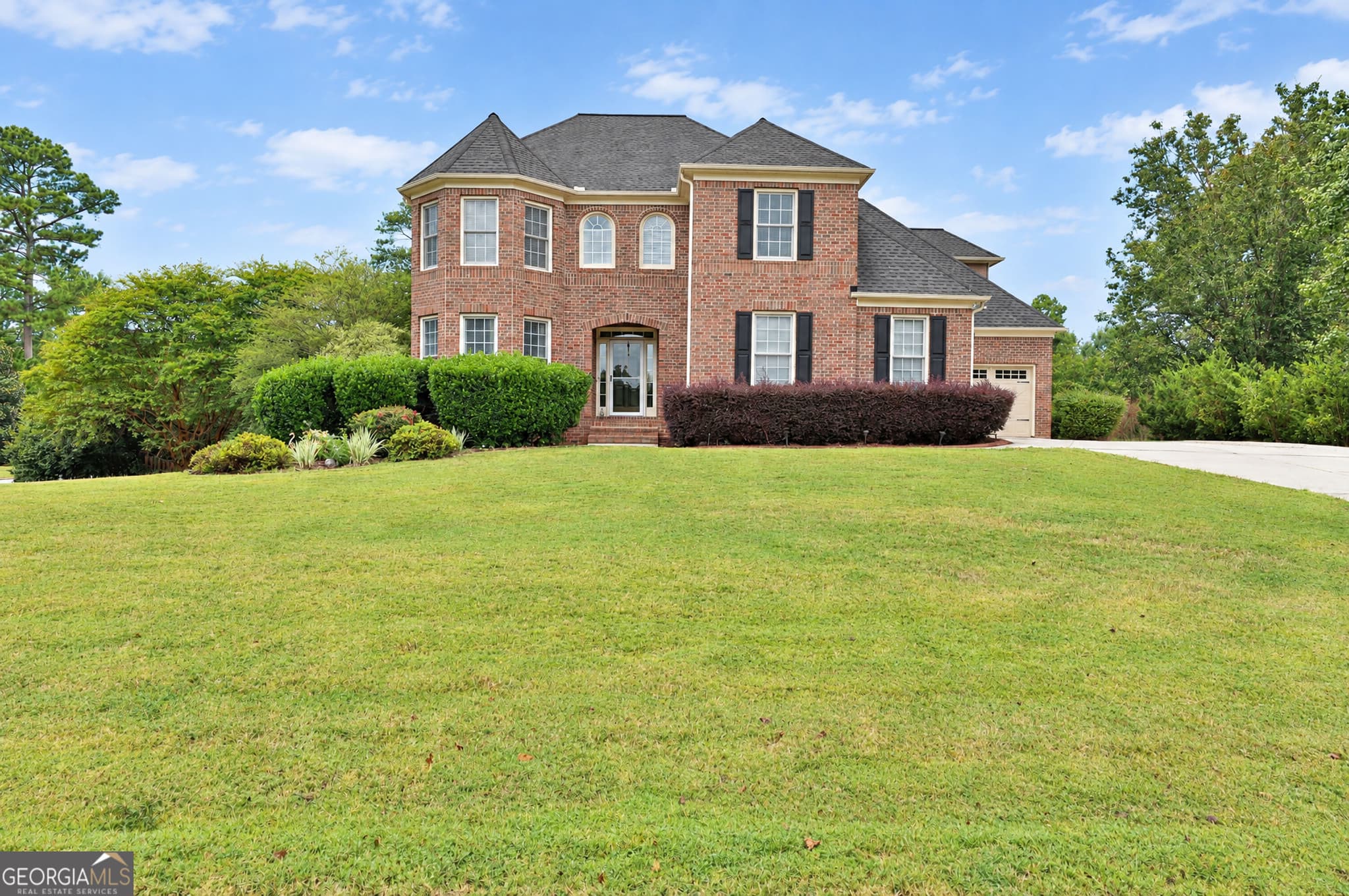 5 bedroom, 5 bathroom, 3,591 sq ft single family residence for sale at 100 Grouse Point, Fayetteville, GA 30215 — photo 3
