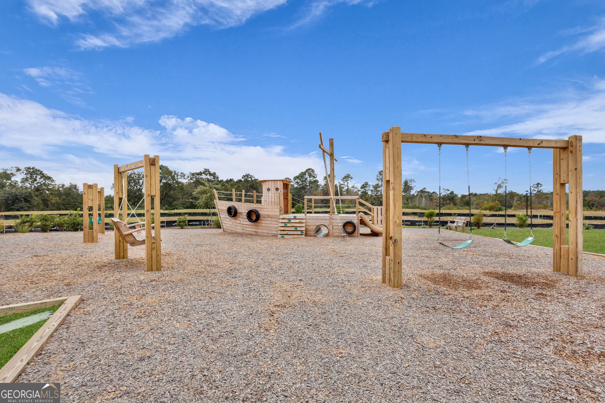 4 bedroom, 2 bathroom, 1,497 sq ft single family residence for sale at 201 Birdsill Street, Statesboro, GA 30461 — photo 5