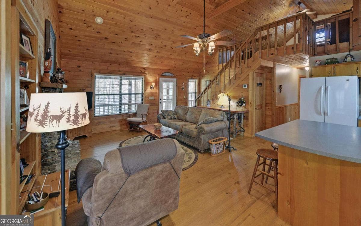 3 bedroom, 3 bathroom, 2,760 sq ft cabin,single family residence for sale at 380 Bear Foot Drive, Blue Ridge, GA 30513 — photo 6