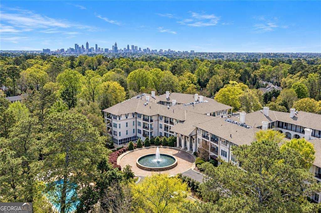 1 bedroom, 1 bathroom, 800 sq ft condominium for sale at 3101 Howell Mill Road 122, Atlanta, GA 30327 — photo 3