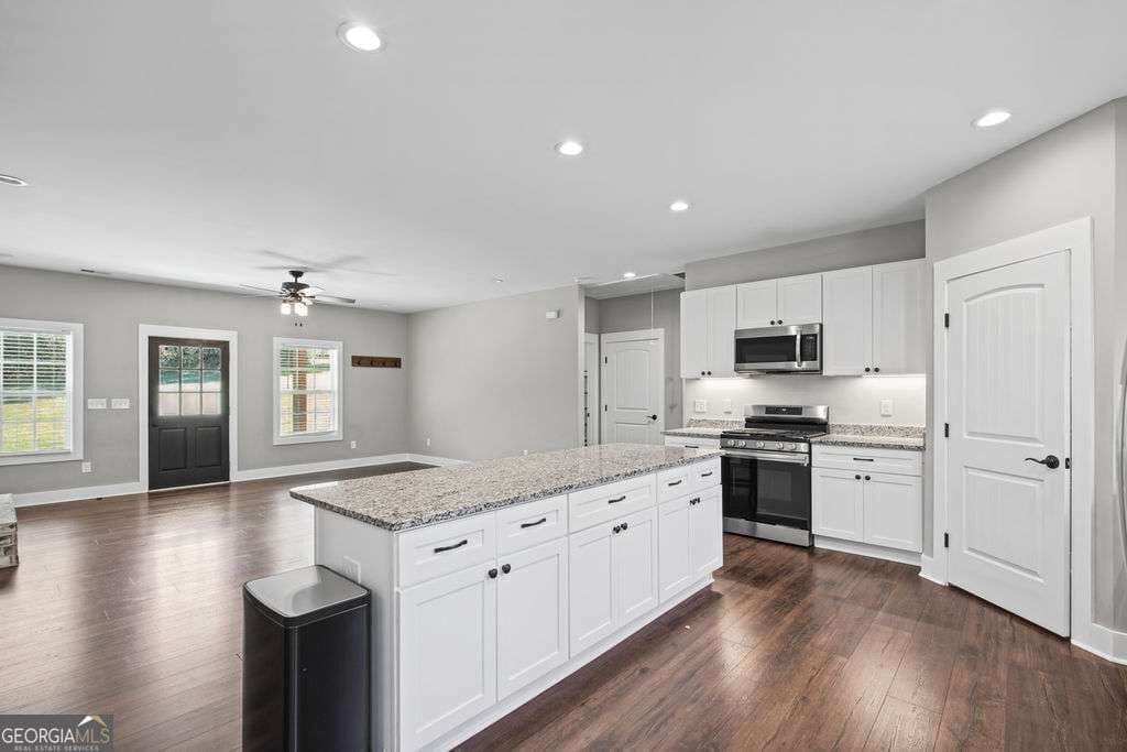 3 bedroom, 2 bathroom, 1,800 sq ft single family residence for sale at 161 Roscoe Collette Road, Dawsonville, GA 30534 — photo 8