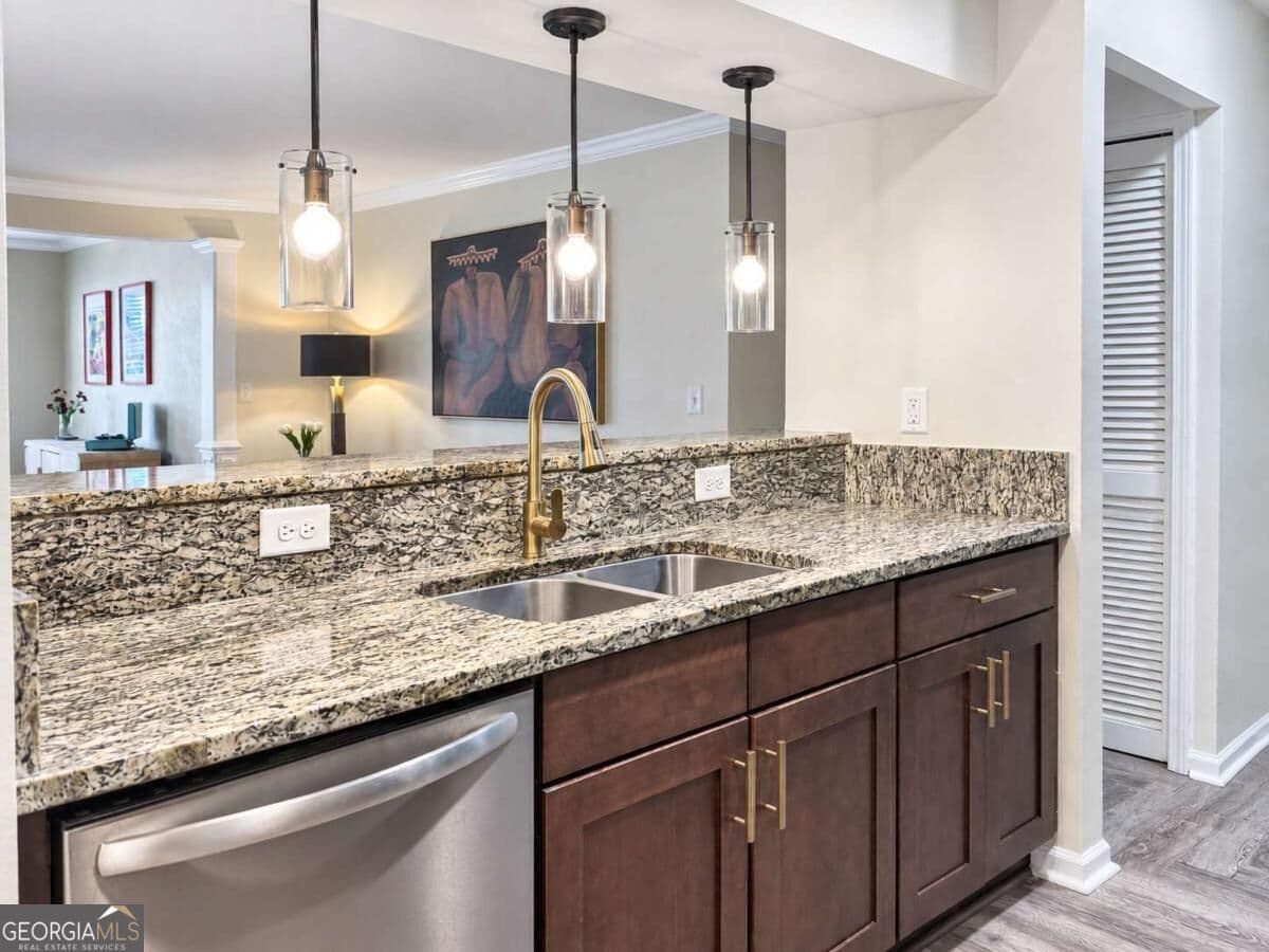 2 bedroom, 2 bathroom condominium for sale at 1538 Chantilly Drive 212, Atlanta, GA 30324 — photo 9
