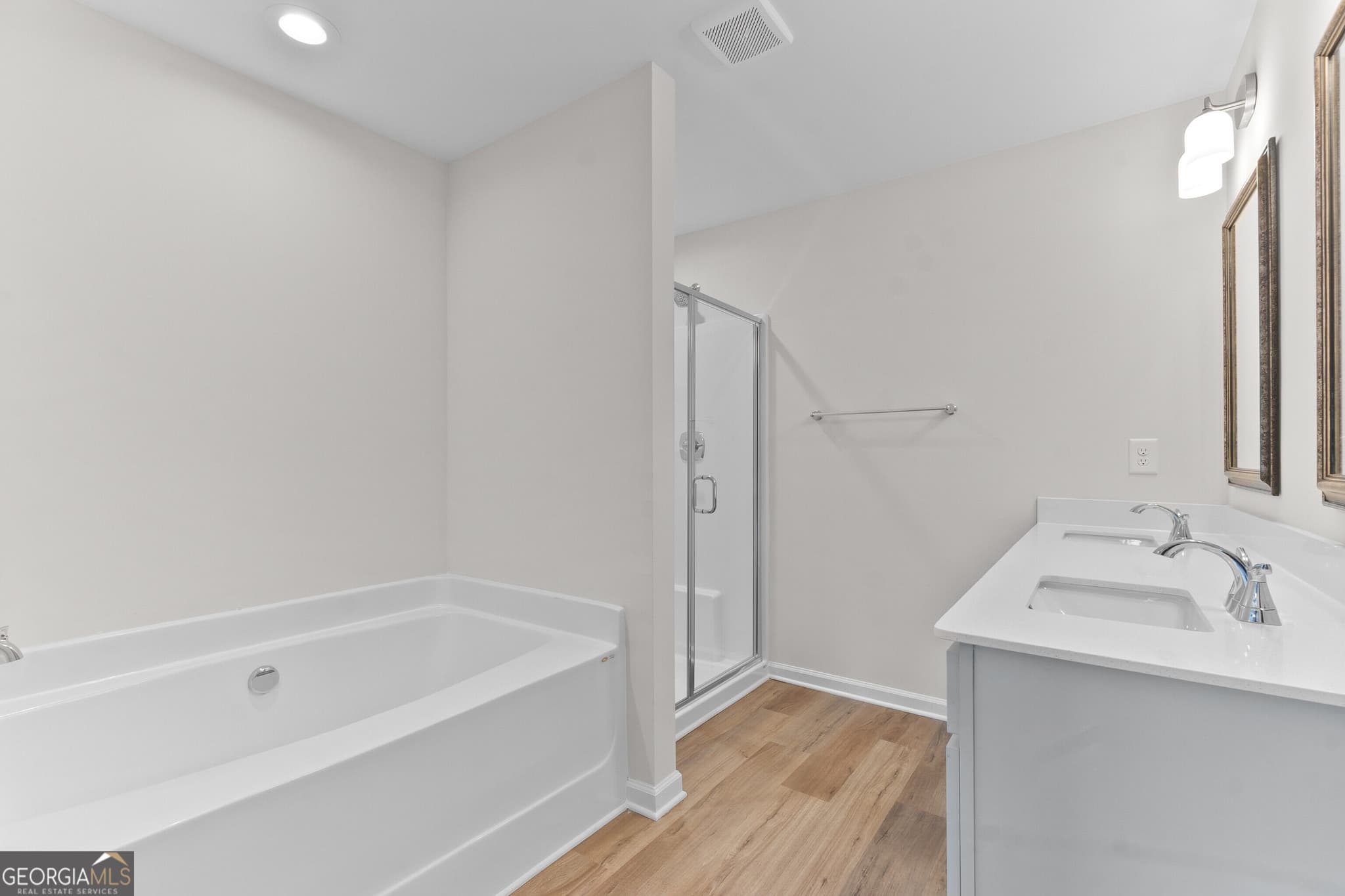3 bedroom, 2.5 bathroom, 1,736 sq ft single family residence for sale at 1050 Sun Valley Court C60, Macon, GA 31211 — photo 8