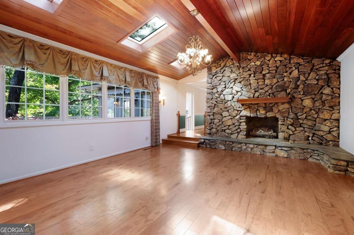 4 bedroom, 4 bathroom, 5,814 sq ft single family residence for sale at 135 Windsor Drive, Calhoun, GA 30701 — photo 7