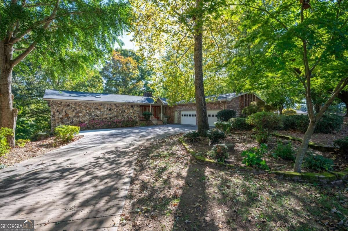 4 bedroom, 4 bathroom, 5,814 sq ft single family residence for sale at 135 Windsor Drive, Calhoun, GA 30701
