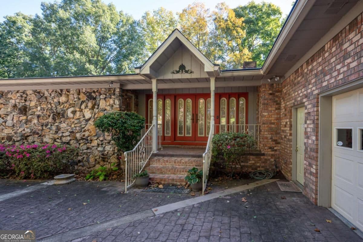 4 bedroom, 4 bathroom, 5,814 sq ft single family residence for sale at 135 Windsor Drive, Calhoun, GA 30701 — photo 4