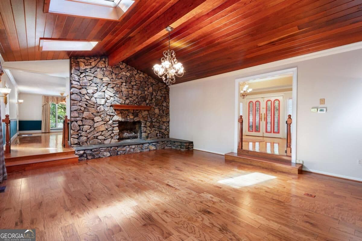 4 bedroom, 4 bathroom, 5,814 sq ft single family residence for sale at 135 Windsor Drive, Calhoun, GA 30701 — photo 8