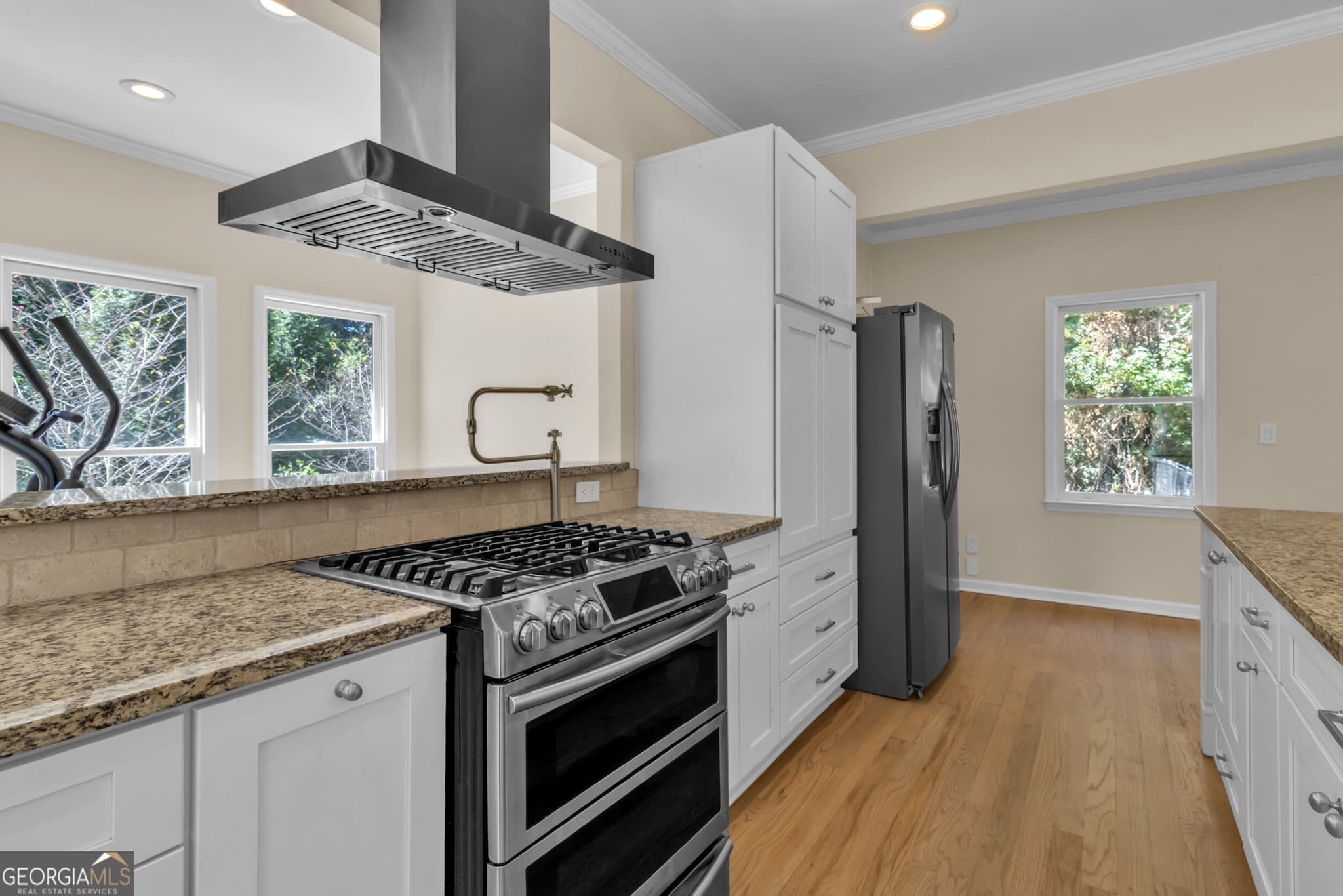 4 bedroom, 3.5 bathroom, 3,737 sq ft single family residence for sale at 3601 NE Hampstead Lane, Roswell, GA 30075 — photo 10