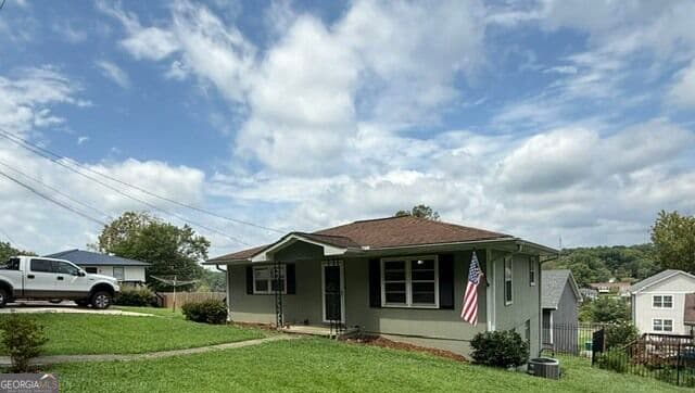 2 bedroom, 1 bathroom, 884 sq ft single family residence for sale at 175 Northridge Road, Ball Ground, GA 30107