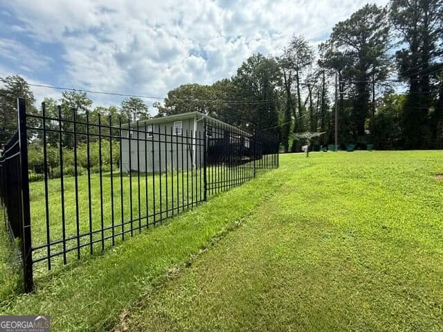2 bedroom, 1 bathroom, 884 sq ft single family residence for sale at 175 Northridge Road, Ball Ground, GA 30107 — photo 4
