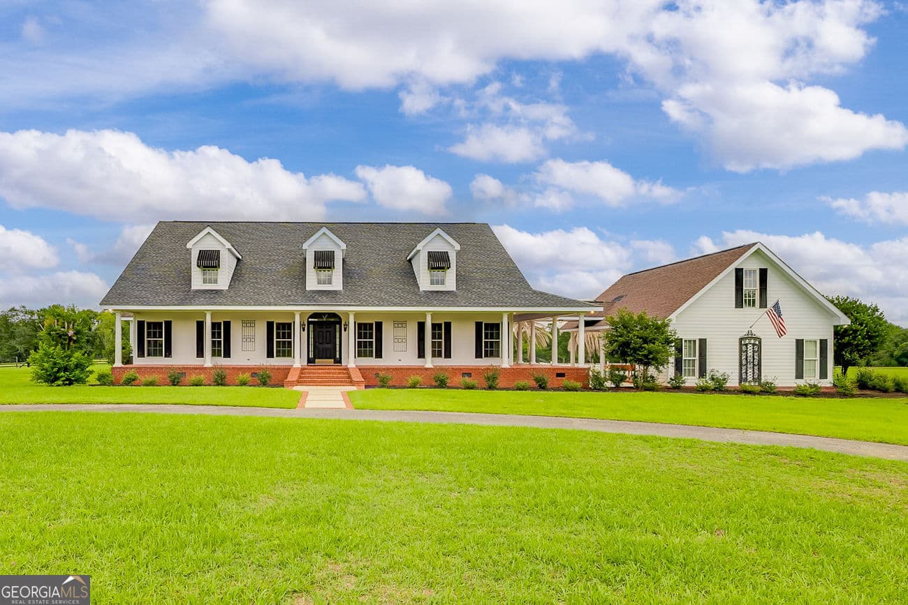 5 bedroom, 4.5 bathroom, 3,727 sq ft farm for sale at 25492 Ga Highway 129, Claxton, GA 30417 — photo 2