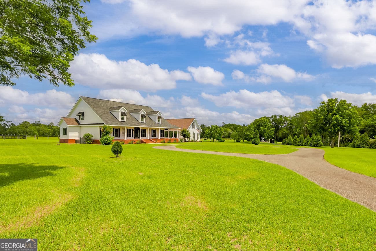 5 bedroom, 4.5 bathroom, 3,727 sq ft farm for sale at 25492 Ga Highway 129, Claxton, GA 30417 — photo 3