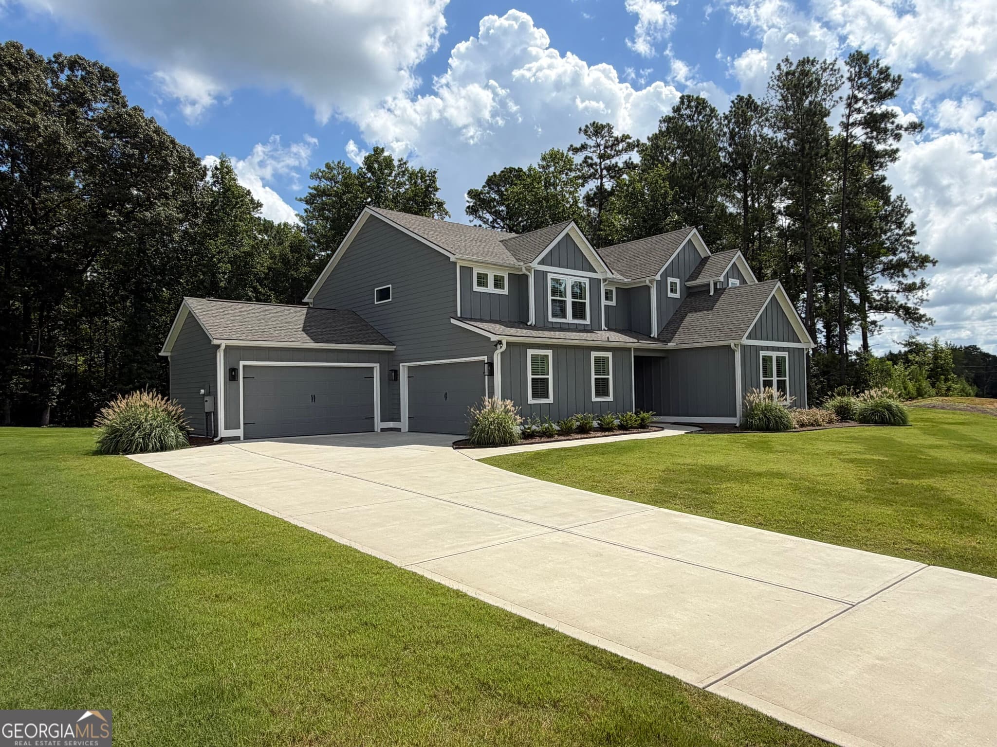 4 bedroom, 4.5 bathroom, 3,120 sq ft single family residence for sale at 33 Ryeland Drive, Senoia, GA 30276 — photo 1 of 80