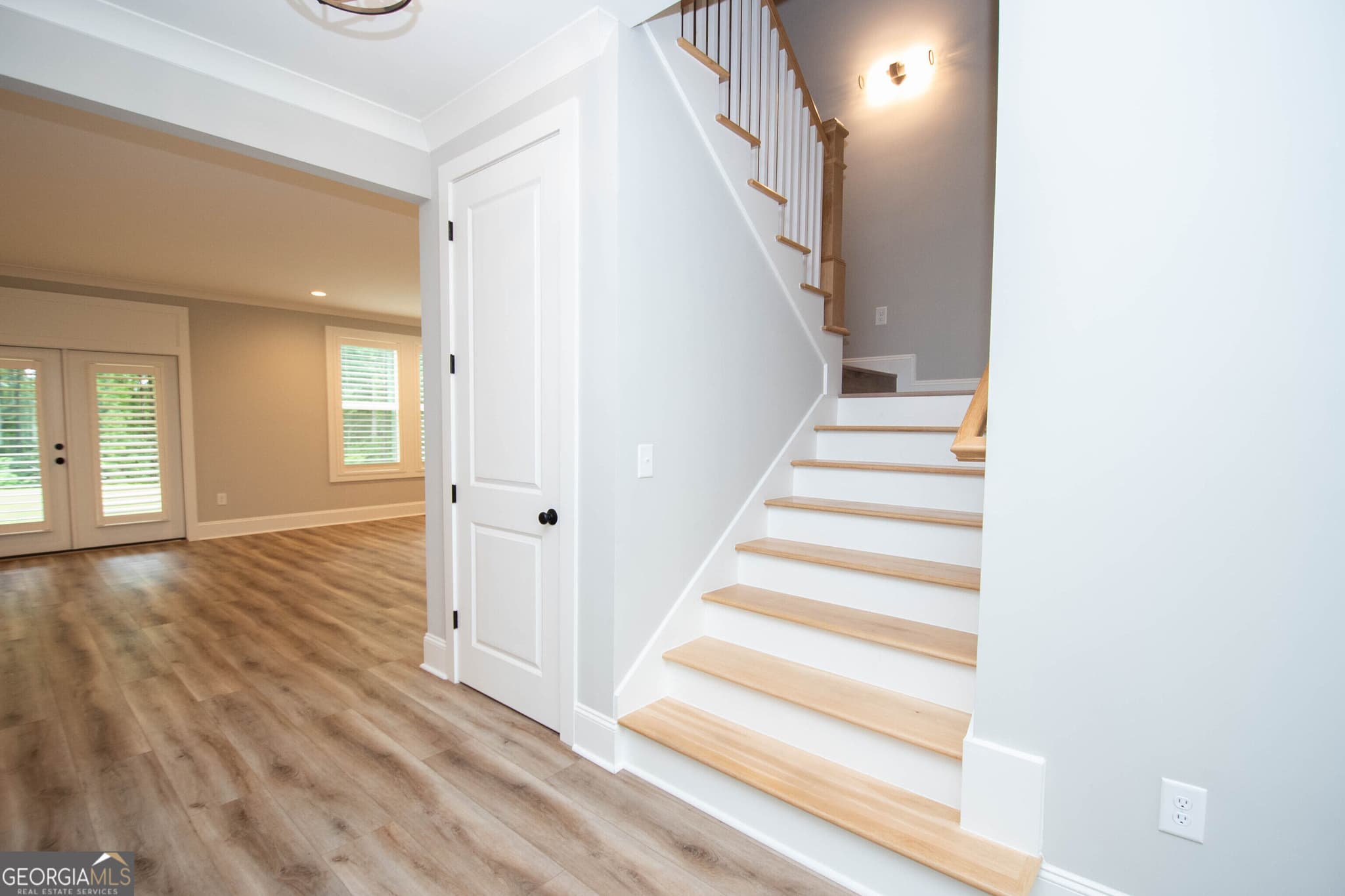 4 bedroom, 4.5 bathroom, 3,120 sq ft single family residence for sale at 33 Ryeland Drive, Senoia, GA 30276 — photo 4