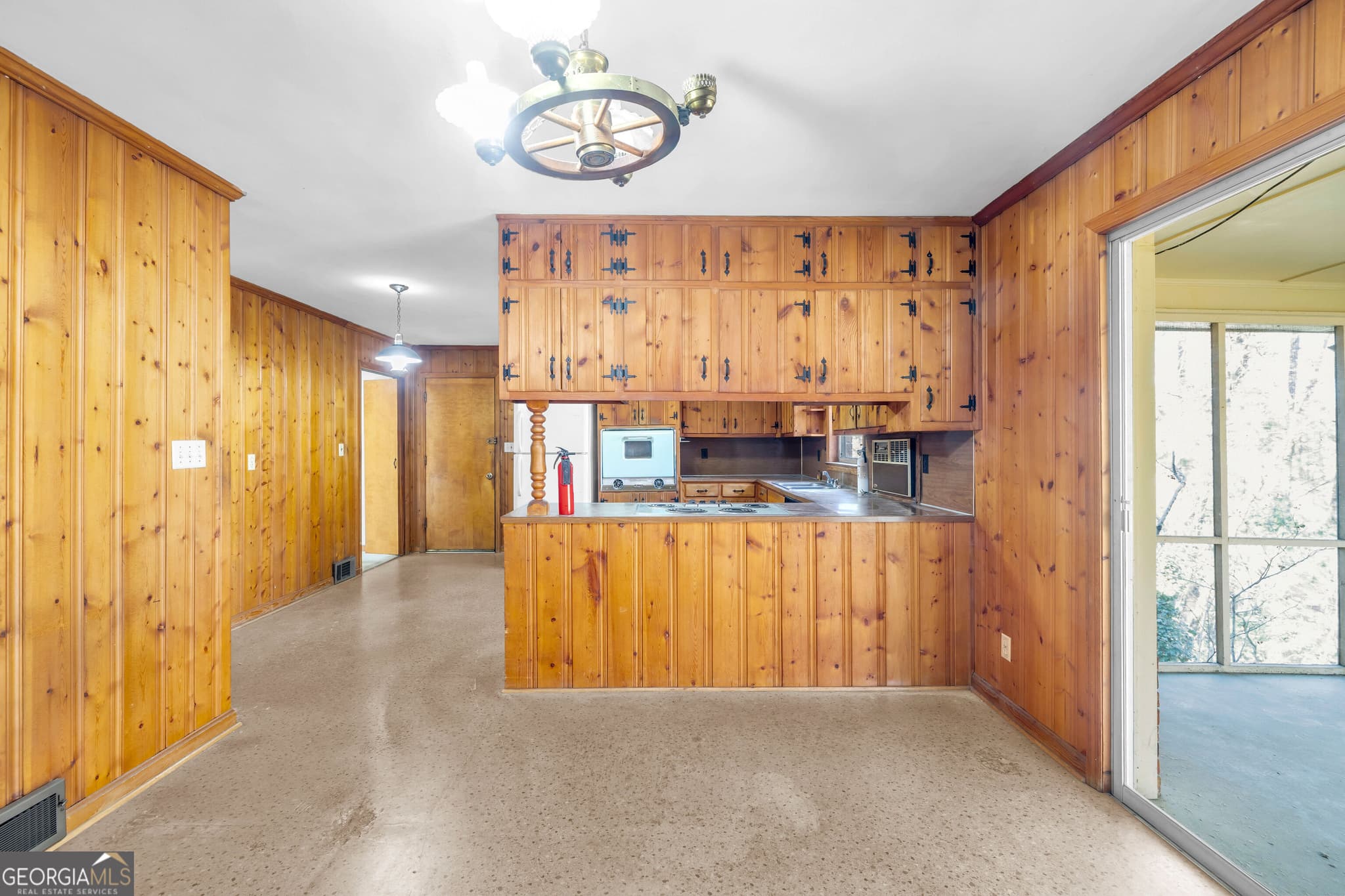 3 bedroom, 2 bathroom, 1,574 sq ft single family residence for sale at 2425 Melinda Court, Atlanta, GA 30345 — photo 7