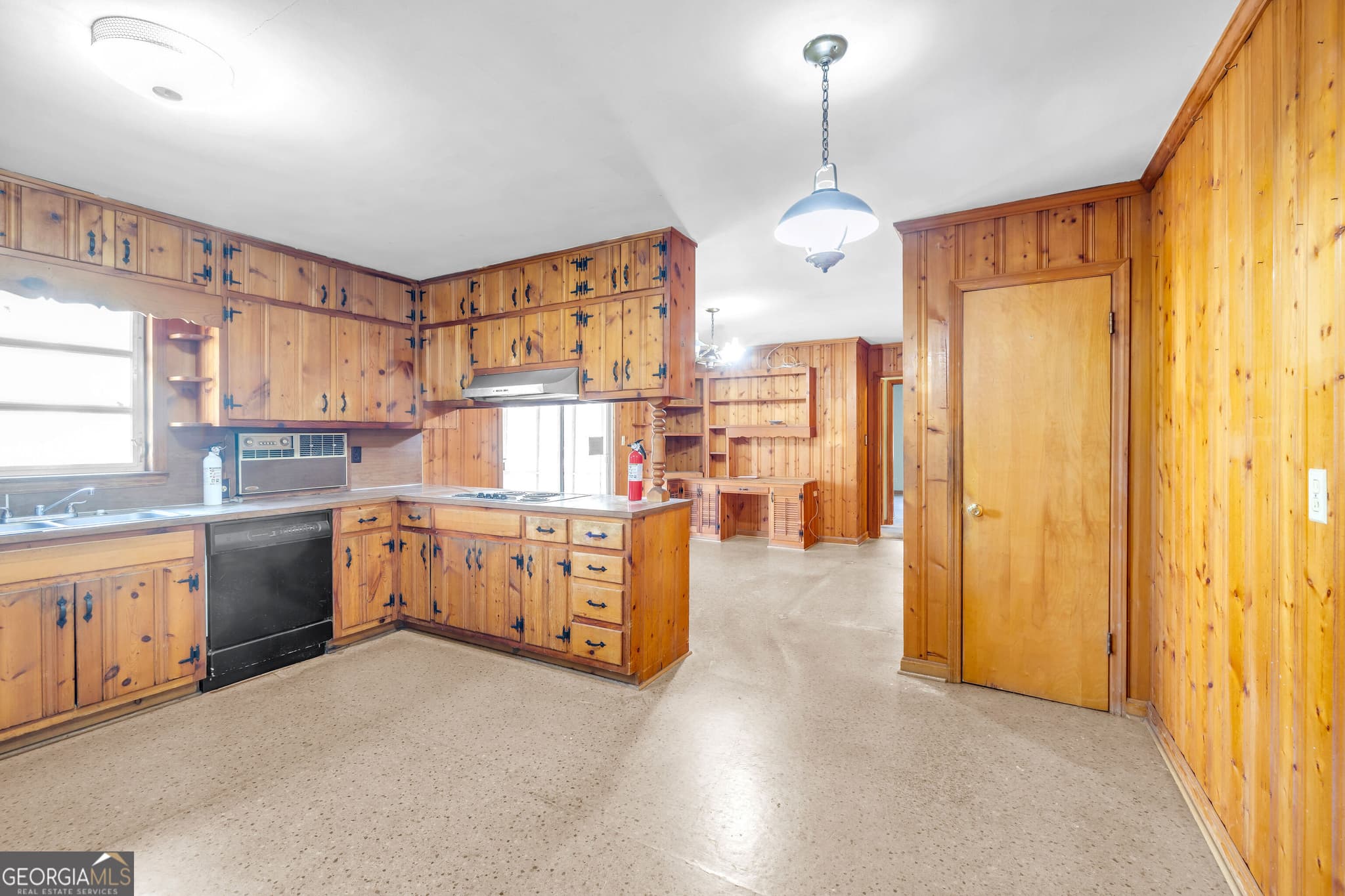 3 bedroom, 2 bathroom, 1,574 sq ft single family residence for sale at 2425 Melinda Court, Atlanta, GA 30345 — photo 5