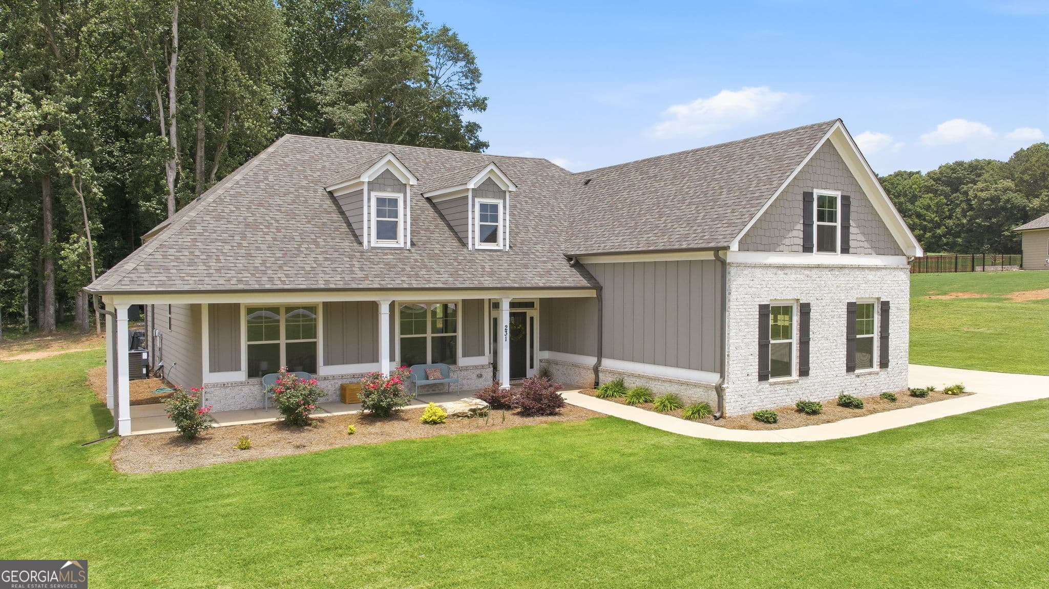 4 bedroom, 3.5 bathroom, 2,560 sq ft single family residence for sale at 231 Camden Loop, Jefferson, GA 30549 — photo 4