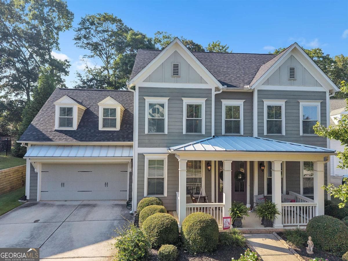 4 bedroom, 3 bathroom, 3,018 sq ft single family residence for sale at 7016 Dove Point Lane, Hoschton, GA 30548 — photo 2