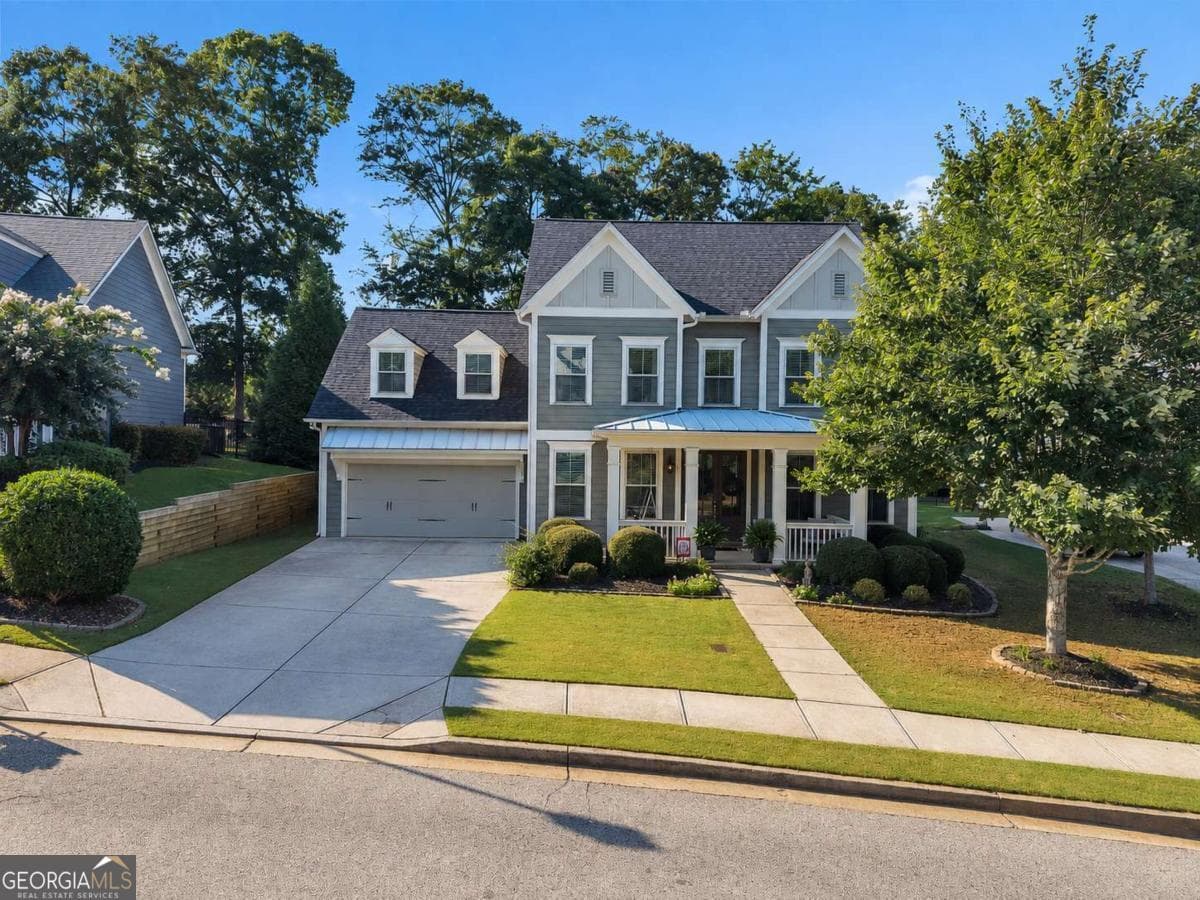 4 bedroom, 3 bathroom, 3,018 sq ft single family residence for sale at 7016 Dove Point Lane, Hoschton, GA 30548 — photo 3