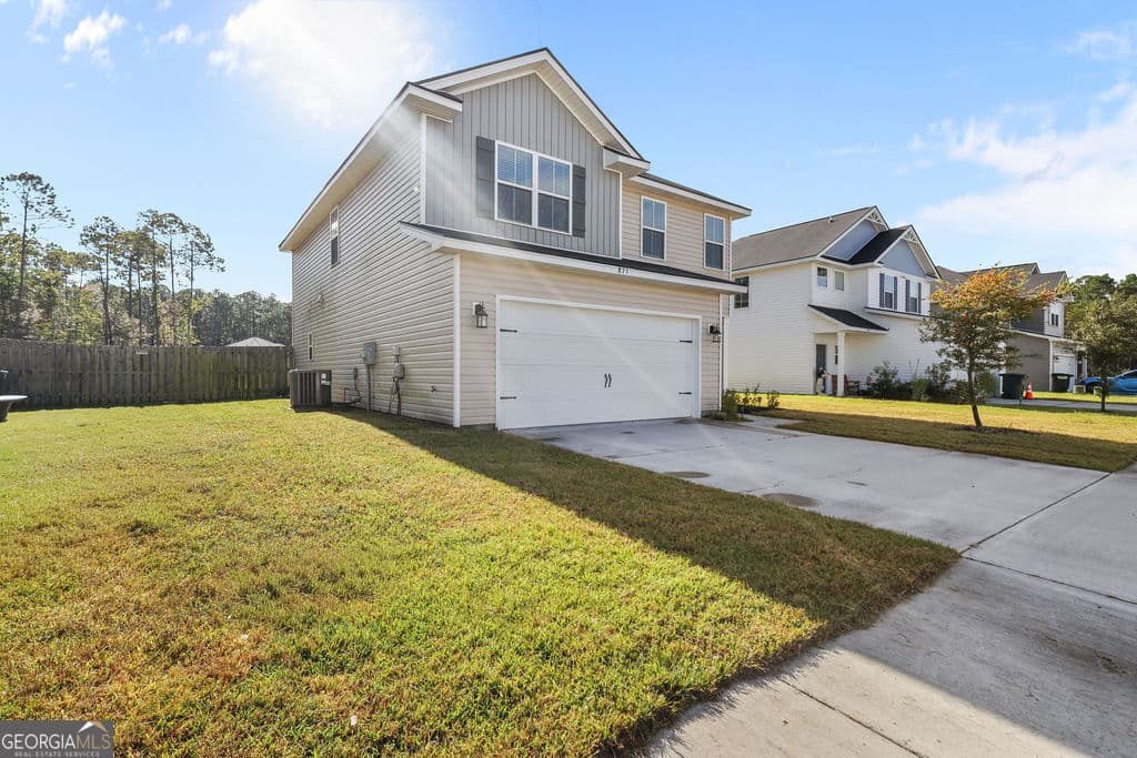 4 bedroom, 2.5 bathroom, 2,264 sq ft single family residence for sale at 871 Grayson Avenue, Hinesville, GA 31313 — photo 2