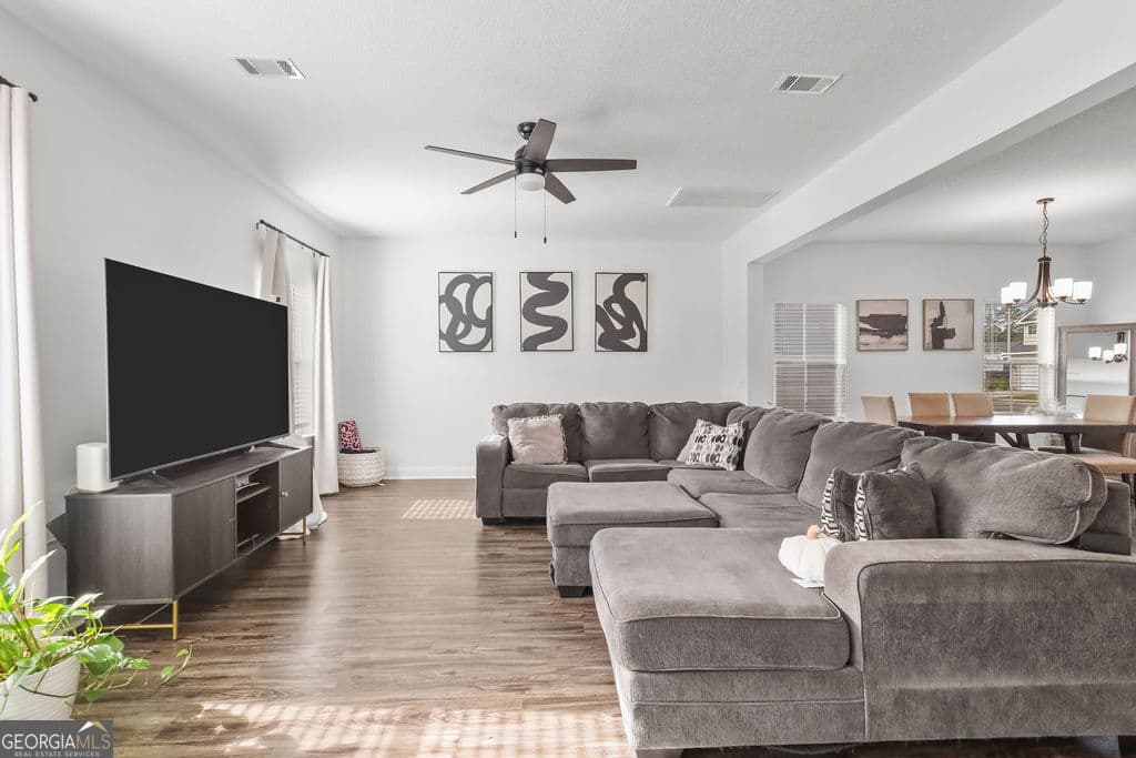 4 bedroom, 2.5 bathroom, 2,264 sq ft single family residence for sale at 871 Grayson Avenue, Hinesville, GA 31313 — photo 10