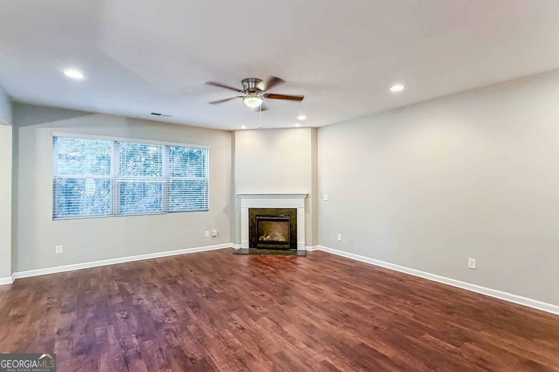5 bedroom, 3 bathroom, 3,176 sq ft single family residence for sale at 47 Anna Marie Court, Dallas, GA 30132 — photo 2