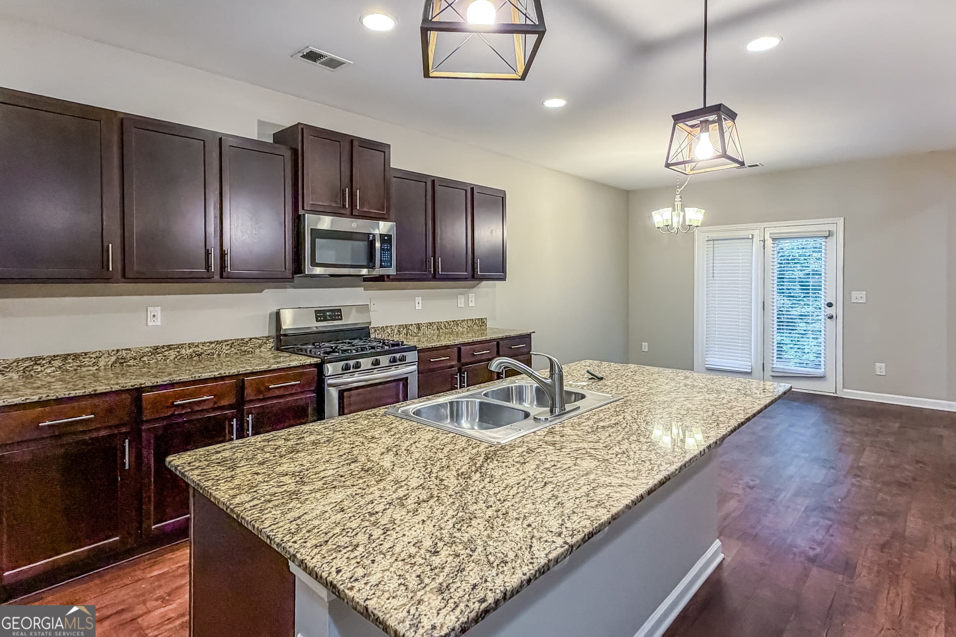 5 bedroom, 3 bathroom, 3,176 sq ft single family residence for sale at 47 Anna Marie Court, Dallas, GA 30132 — photo 6