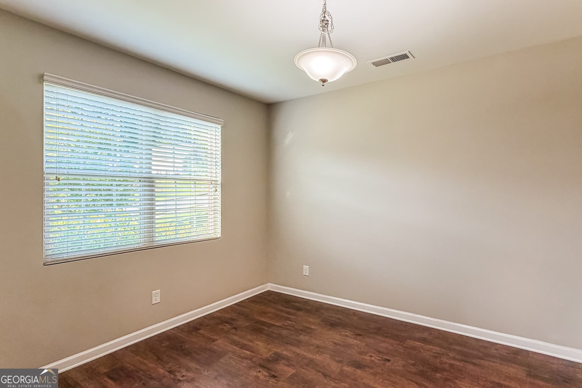 5 bedroom, 3 bathroom, 3,176 sq ft single family residence for sale at 47 Anna Marie Court, Dallas, GA 30132 — photo 4