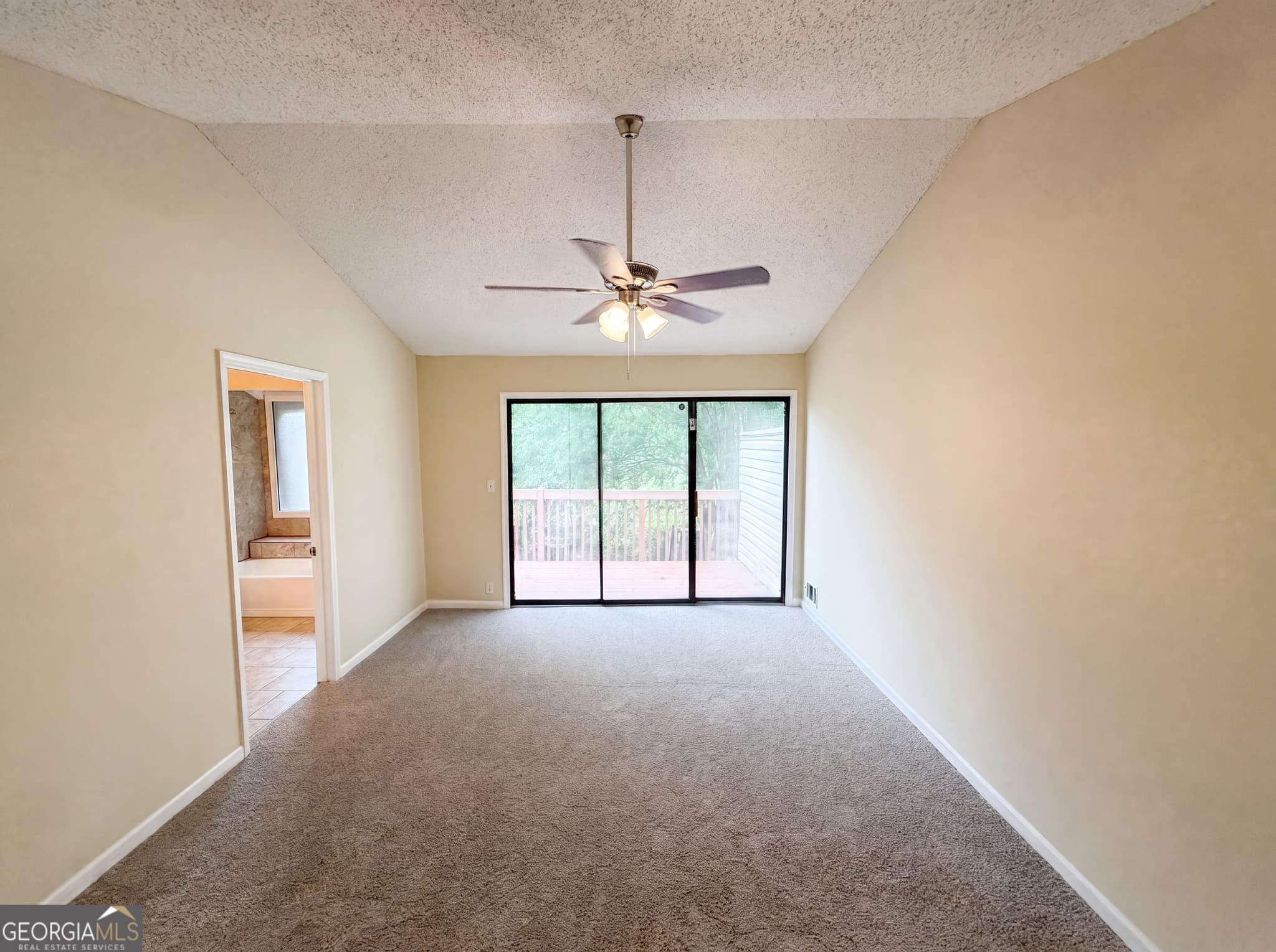 2 bedroom, 2.5 bathroom, 1,364 sq ft townhouse for sale at 3271 Tennington Place 0, Lawrenceville, GA 30044 — photo 4