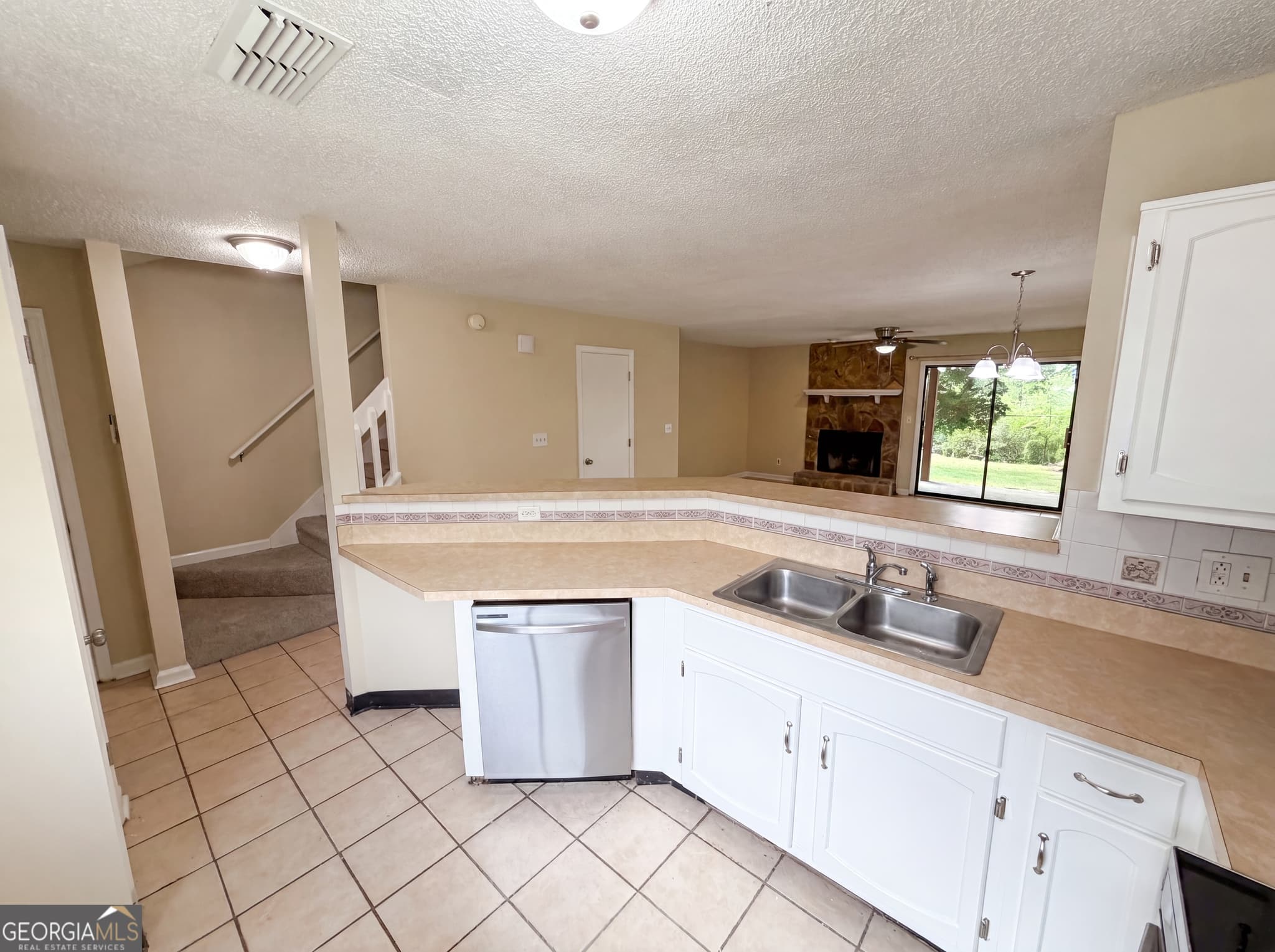 2 bedroom, 2.5 bathroom, 1,364 sq ft townhouse for sale at 3271 Tennington Place 0, Lawrenceville, GA 30044 — photo 8