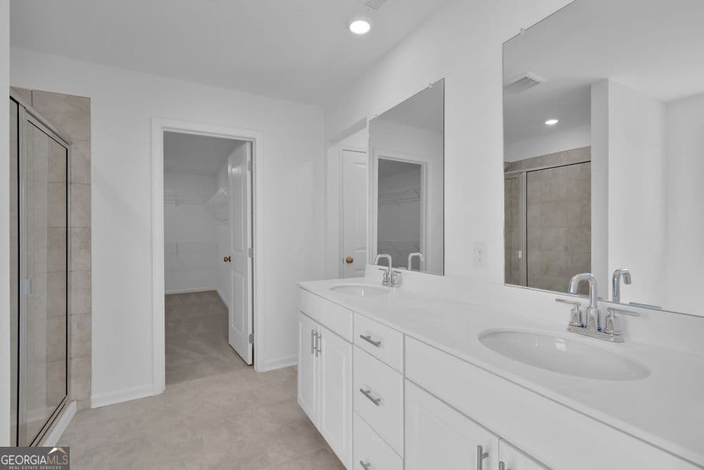 4 bedroom, 2.5 bathroom, 2,706 sq ft single family residence for sale at 3991 Alderstone Drive, Flowery Branch, GA 30542 — photo 4