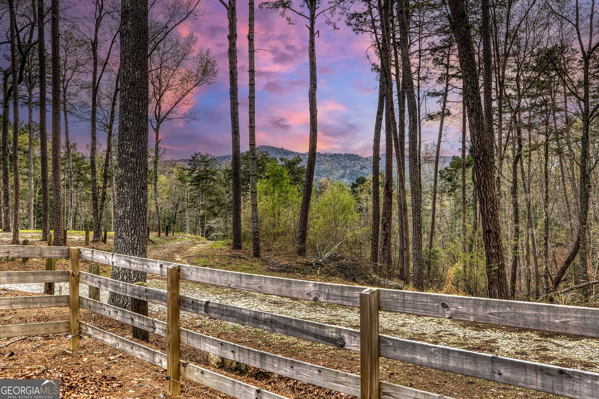 3 bedroom, 4 bathroom, 2,891 sq ft single family residence under contract at 133 Oasis Ridge Road, Lakemont, GA 30552 — photo 4