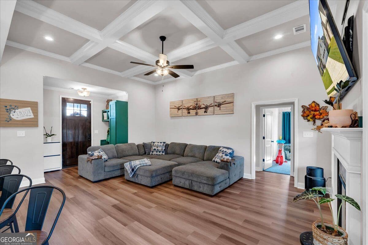 4 bedroom, 2 bathroom, 1,940 sq ft single family residence for sale at 105 Rolling Meadow Way, Kathleen, GA 31047 — photo 4