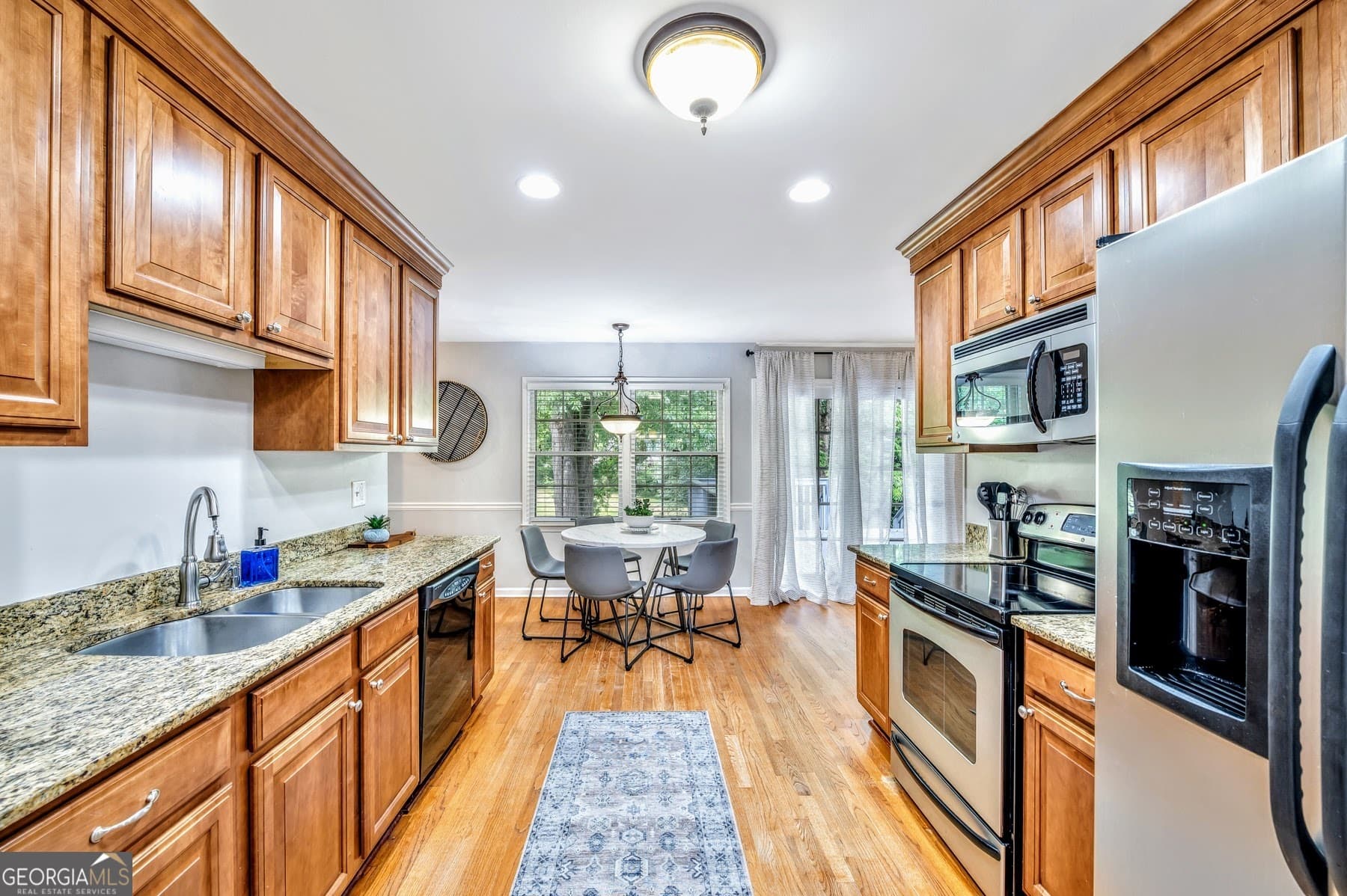 3 bedroom, 2 bathroom, 1,800 sq ft single family residence for rent at 801 Mockingbird Lane, Marietta, GA 30068 for $5,900 a month — photo 10