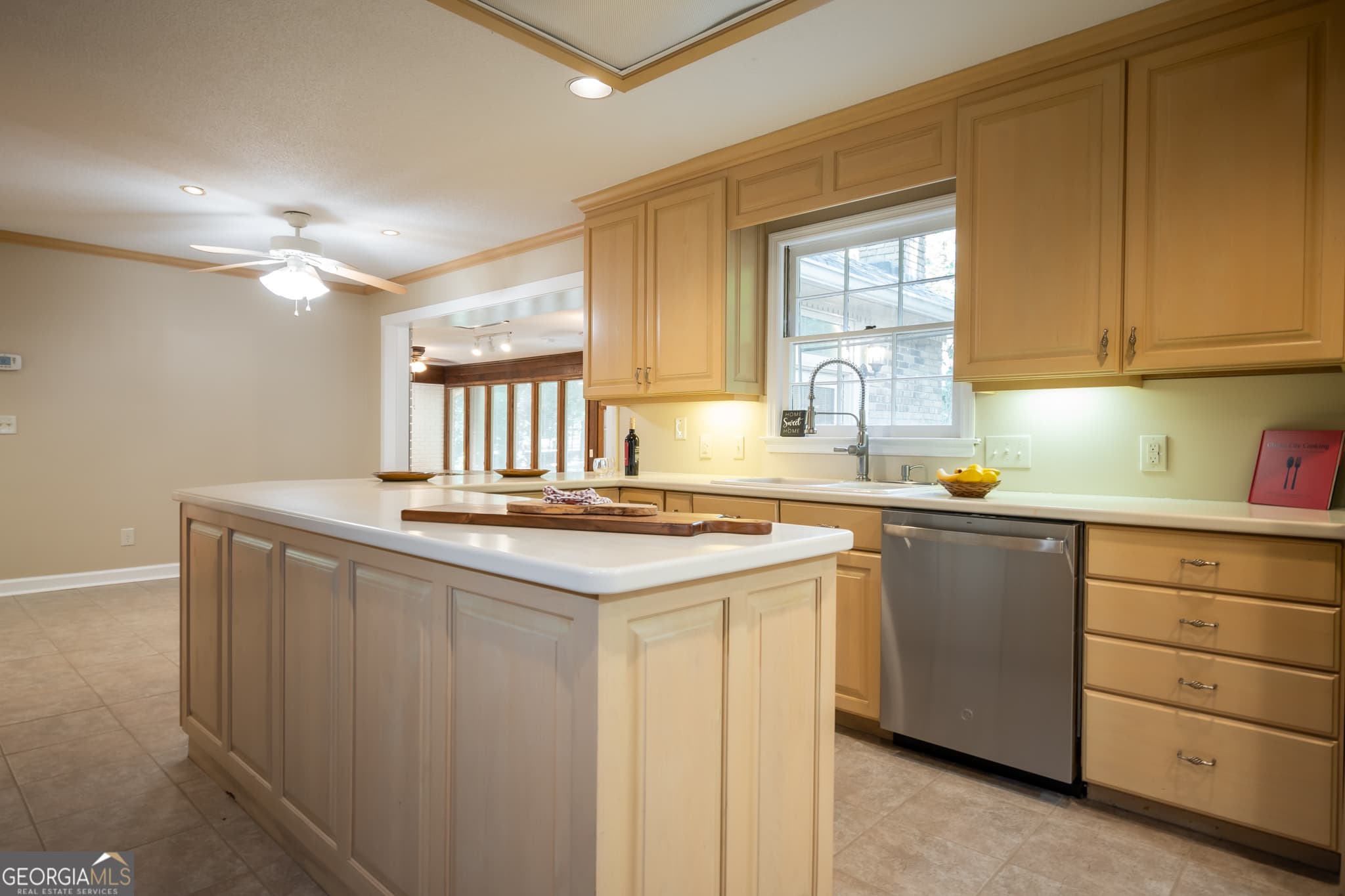 5 bedroom, 3.5 bathroom, 4,471 sq ft single family residence for sale at 139 Lake Forest Drive, Athens, GA 30607 — photo 9
