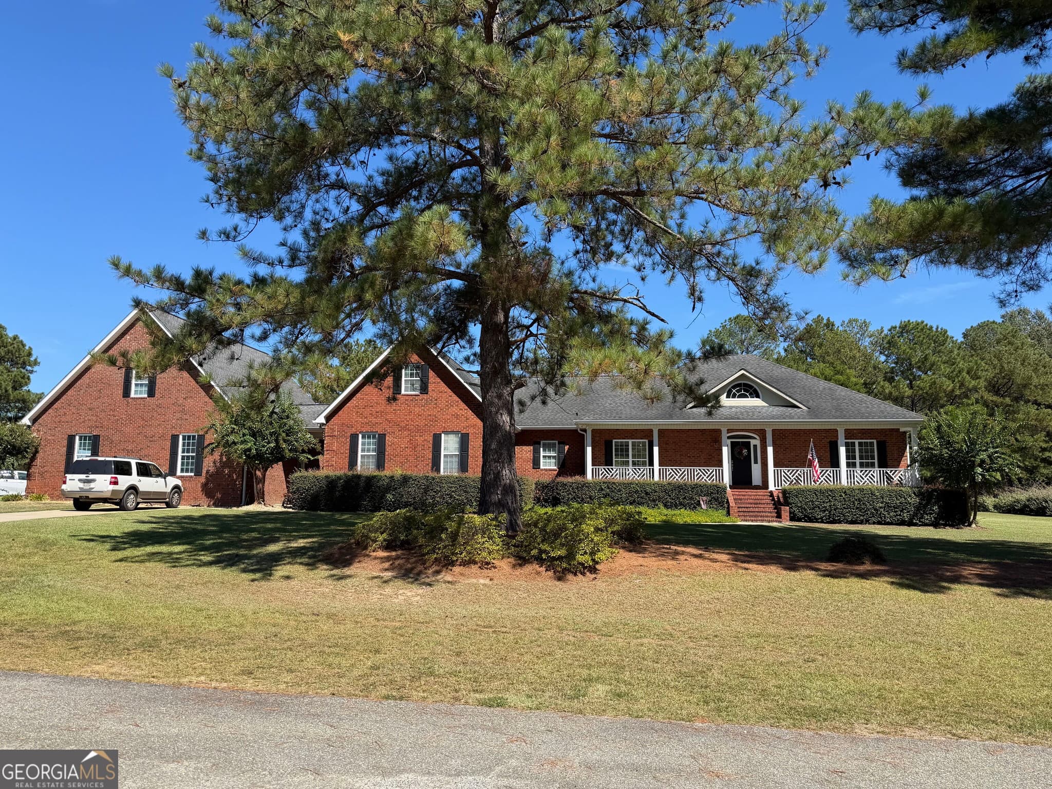 6 bedroom, 4.5 bathroom, 3,815 sq ft single family residence for sale at 231 Broad Meadows Road, Dublin, GA 31021 — photo 2