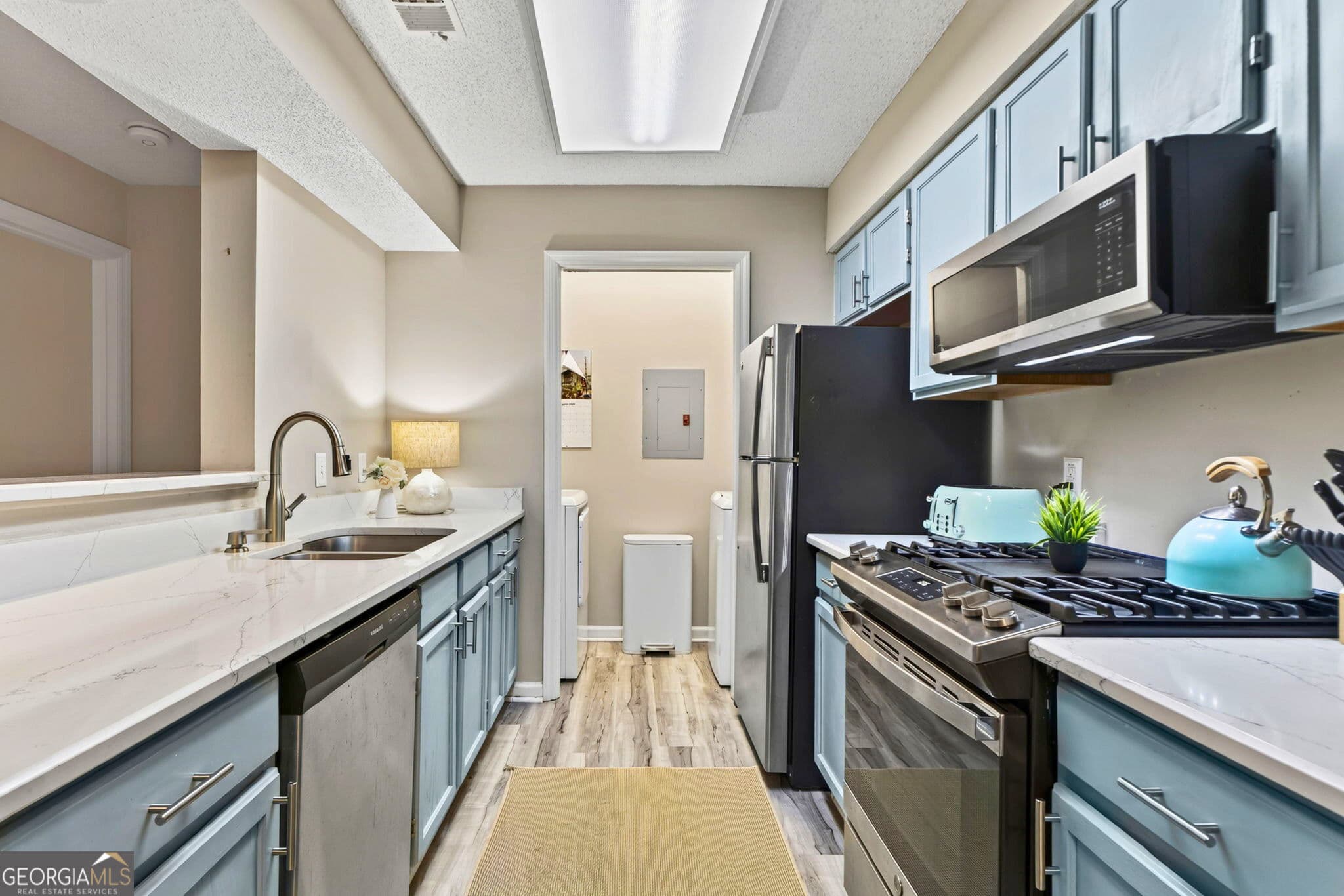 2 bedroom, 2 bathroom, 1,292 sq ft condominium for sale at 825 Ridgefield Drive, Peachtree City, GA 30269 — photo 4