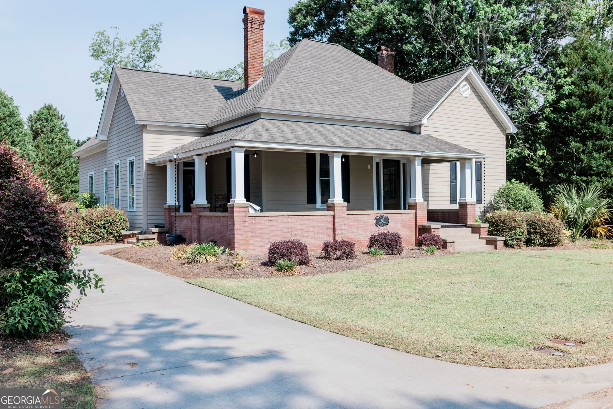 4 bedroom, 3 bathroom, 2,308 sq ft single family residence for rent at 610 Ridge Avenue, Tifton, GA 31794 for $2,400 a month