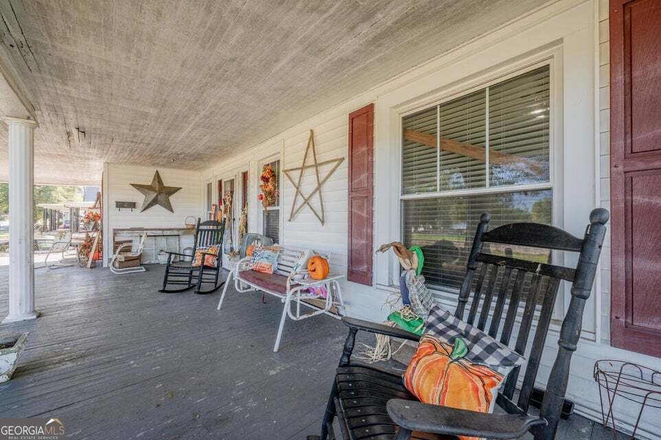 3 bedroom, 2 bathroom, 1,992 sq ft single family residence for sale at 69 Myers Avenue, Trion, GA 30753 — photo 6