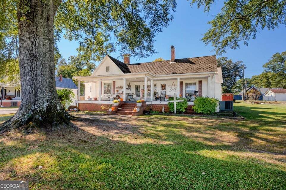 3 bedroom, 2 bathroom, 1,992 sq ft single family residence for sale at 69 Myers Avenue, Trion, GA 30753