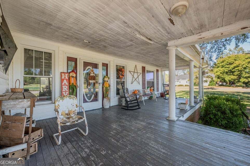 3 bedroom, 2 bathroom, 1,992 sq ft single family residence for sale at 69 Myers Avenue, Trion, GA 30753 — photo 5