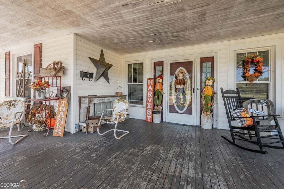 3 bedroom, 2 bathroom, 1,992 sq ft single family residence for sale at 69 Myers Avenue, Trion, GA 30753 — photo 4