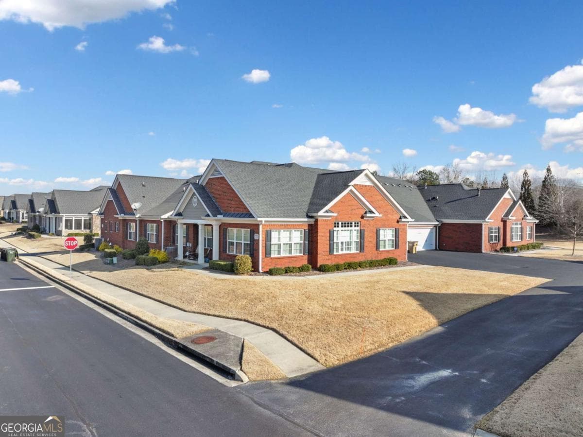 2 bedroom, 2 bathroom, 1,787 sq ft condominium sold at 3421 Lindenridge Drive, Buford, GA 30519